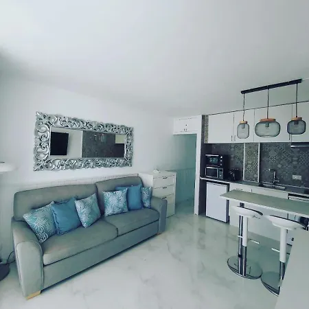Canarian Blue Tropical Garden View & Pool Apartment *