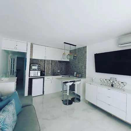 Canarian Blue Tropical Garden View & Pool Apartment