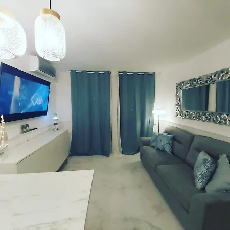 Canarian Blue Tropical Garden View & Pool Apartment *